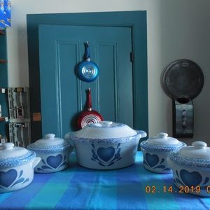 Ceramic Soup tureen and 4 covered soup crocks